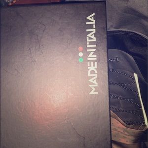 only worn once, $25 hmu please. you won’t regret💕